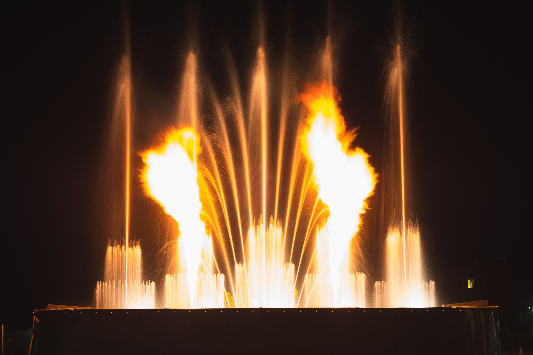 "Water in Time" - spettacolo di acqua e fuoco.